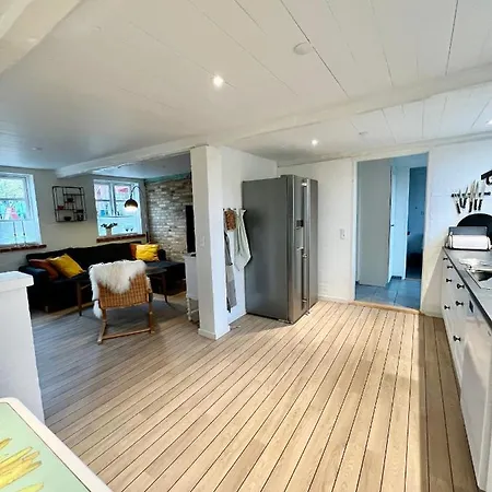Laekkert Byhus I Hjertet Af Marstal Exterior photo