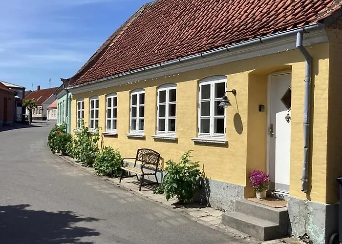 Laekkert Byhus I Hjertet Af Marstal